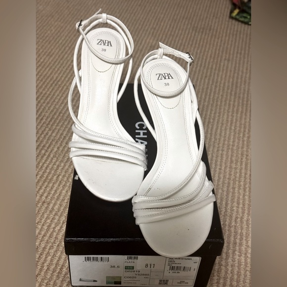 NWOT Zara White Open Toe Sandal w Cool Shape, Sturdy Heel sz 7 SS2024 Still ⚡️ - Picture 2 of 8